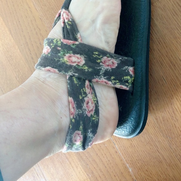 Floral sandals - Picture 6 of 7